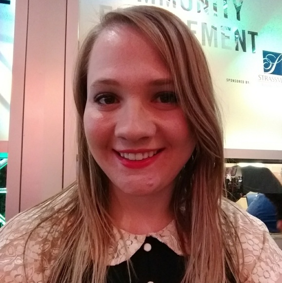 Meet your Posher, Gretchen - Picture 1 of 1